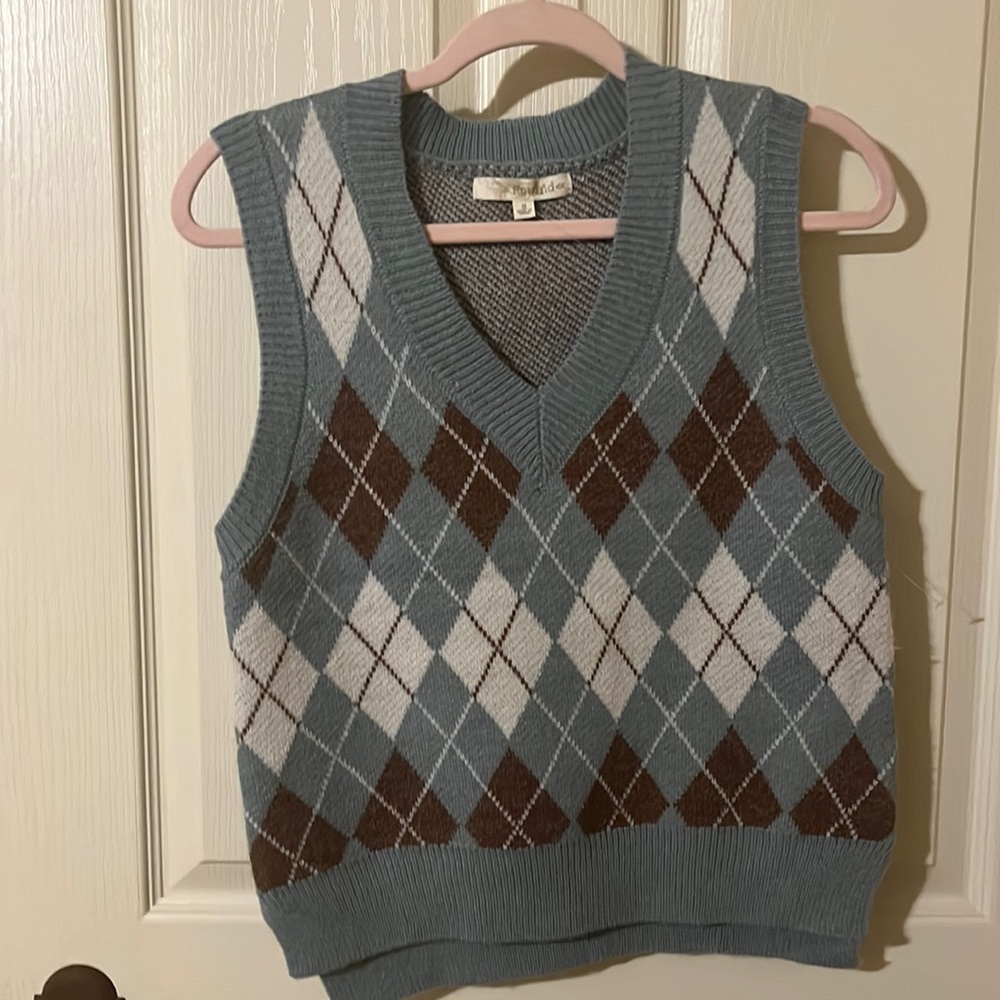 sweater vest!